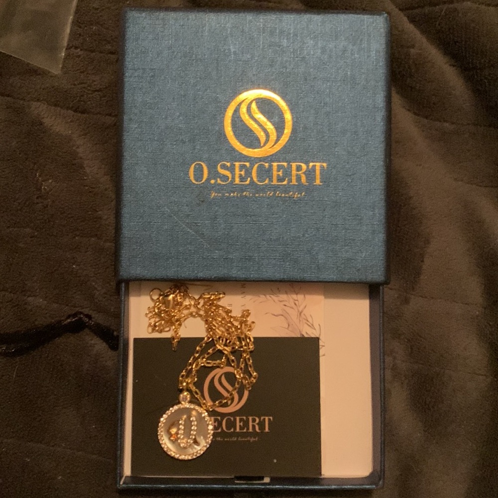 Gold Pendant Necklace Initial U with Mother of Pearl - Picture 2 of 2